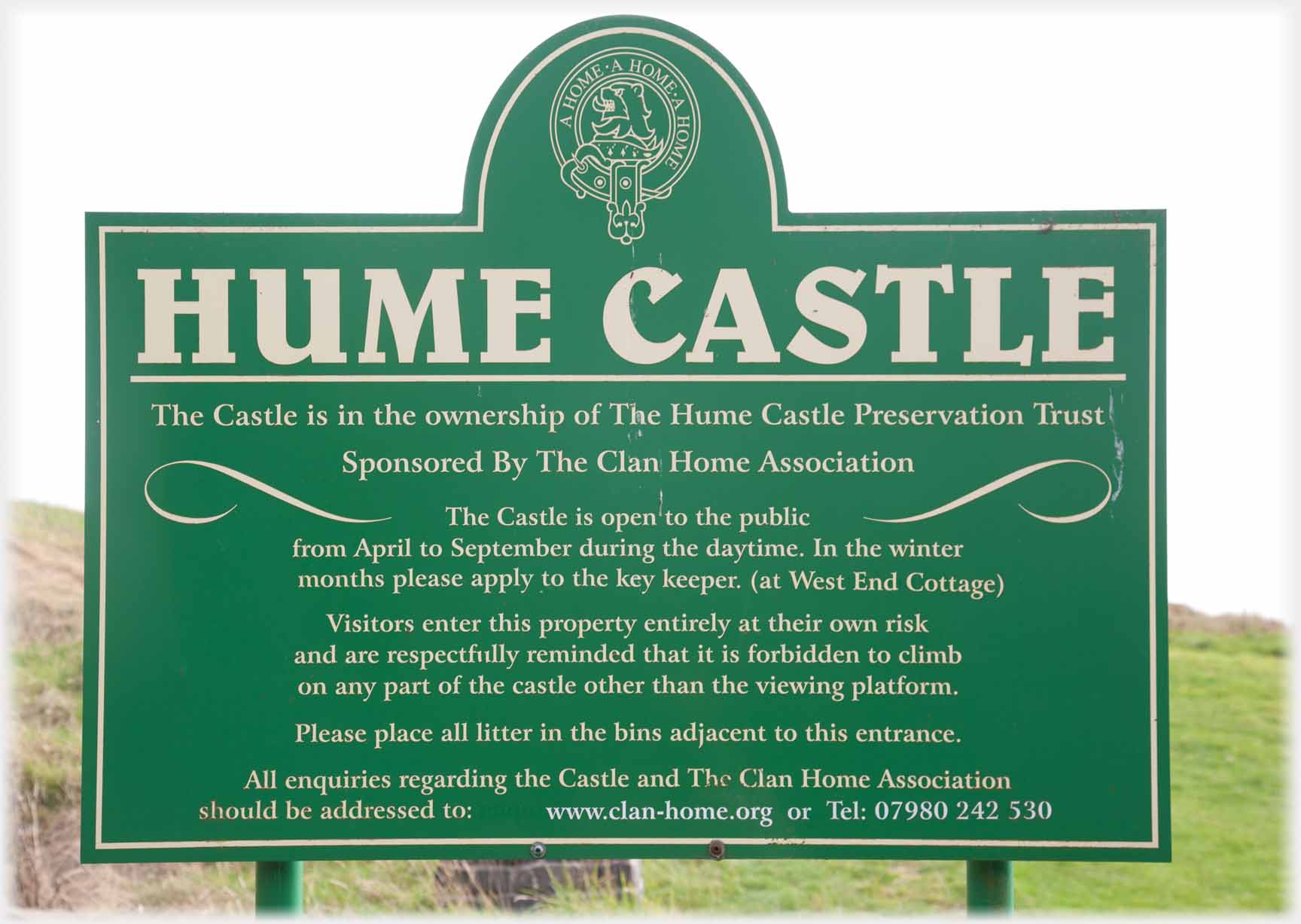 Plaque announcing Hume Castle.