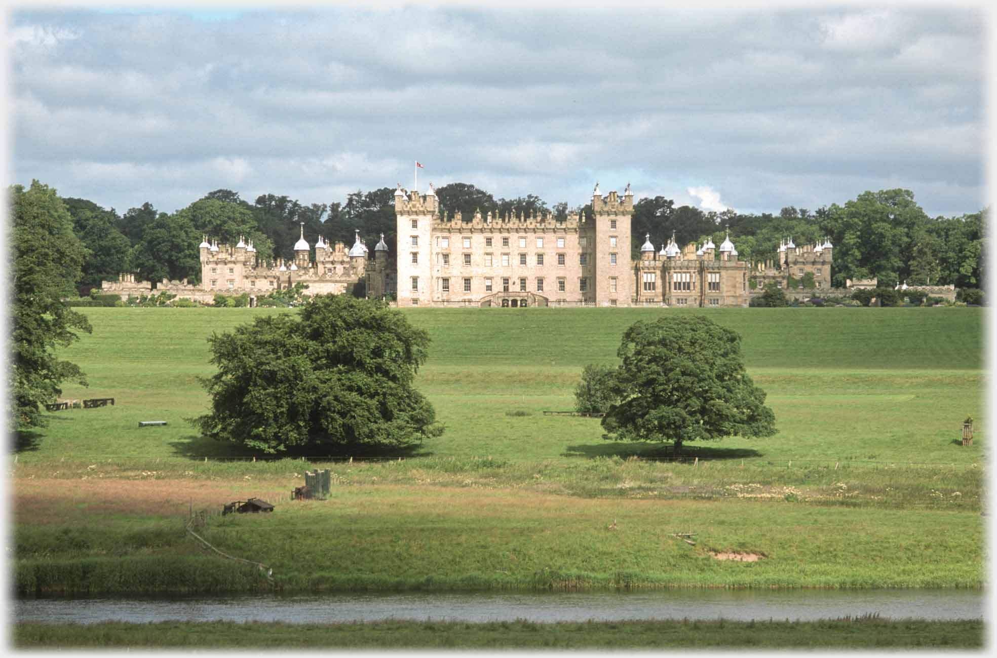 Facade of large palace/castle.